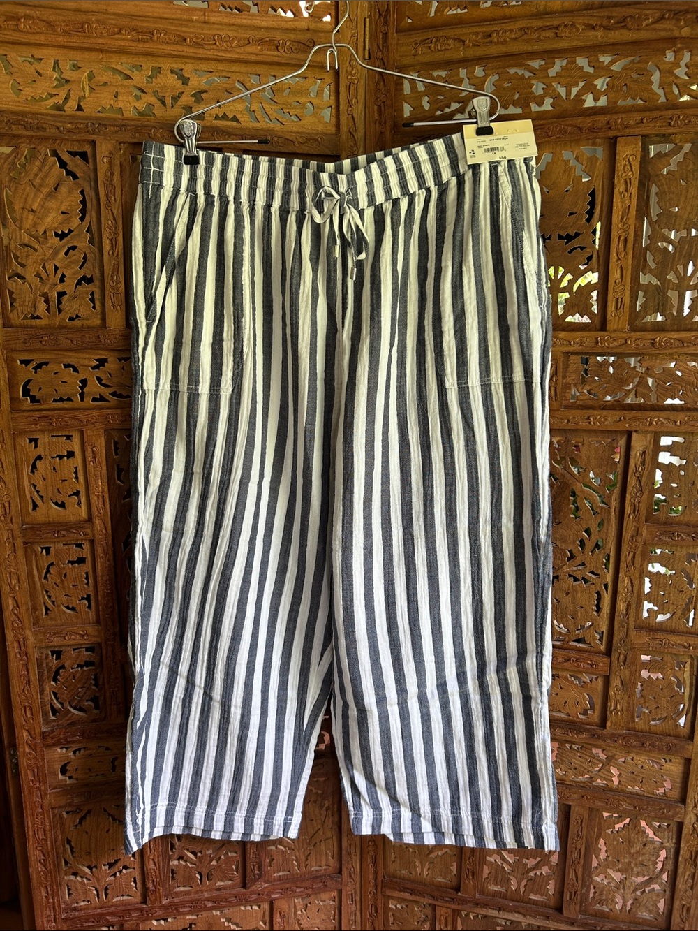 Striped Linen Blend Wide-Leg Capris, No iron.
St. John’s Bay NWT   Size 1 X